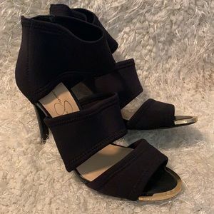 Jessica Simpson heels